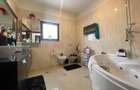 Refugiu elegant cu piscină privată în inima Iancu Nicolae - 31