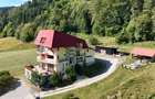 Pensiune în funcțiune | 10 camere | Teren 4.000 mp | Brădet – Săcele