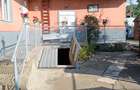 Casă cu teren generos de 1400 mp, ideală pentru locuință sau activitate comerciă - 1