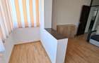 Inchiriez apartament 4 camere et intermediar cu parcare