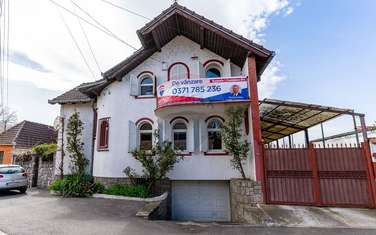 Casa / Vila cu 9 camere de vanzare in Mun. Orastie,  Jud.Hunedoara