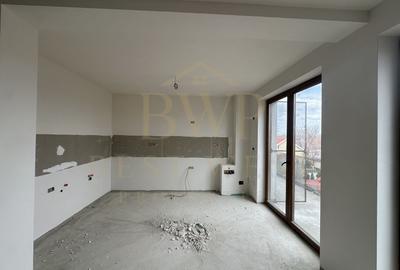 Apartament cu 2 camere semidecomandat în Girocului
