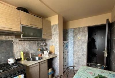 Apartament cu 3 camere decomandat în Tomis III