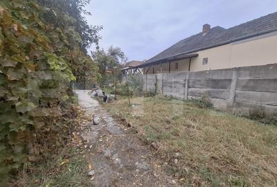 Casă demolabilă/renovabilă pe teren de 424 mp | Brașov - COMISION 0% - 5