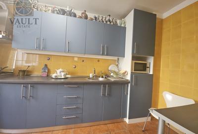 Apartament cu 3 camere decomandat în Tineretului