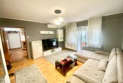 Apartament cu 3 camere semidecomandat în Rogerius