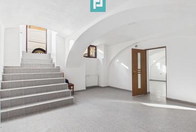 Apartament cu 2 camere semidecomandat în Boul Roșu