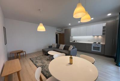 Apartament cu 3 camere semidecomandat în Barbu Văcărescu