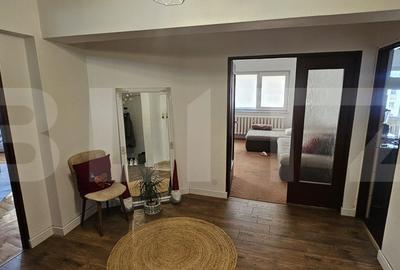 Apartament cu 5 camere decomandat, mobilat în Trident