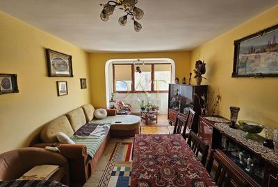 Apartament cu 3 camere semidecomandat în Gheorgheni