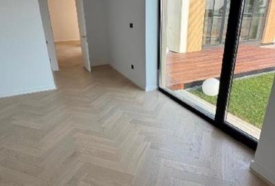 Casă Parter cu Design Minimalist și Piscină - 11