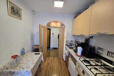 Ap. 2cam,dec,renovat total,et.5,bl.reabilitat,1 min distanta metrou. - 13