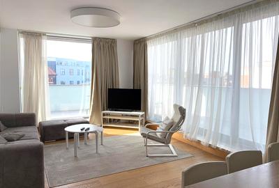 Apartament cu 3 camere, mobilat în Victoriei