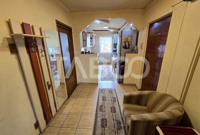 Apartament 3 camere decomandat 2 balcoane etaj 3 Central Sibiu - 11