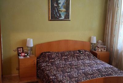 Apartament cu 4 camere decomandat în 1 Decembrie 1918
