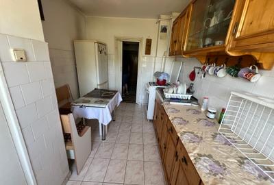 INCHIRIEZ apartament 3 camere decomandat, zona Ciresica - 9