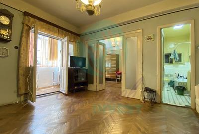 Apartament cu 3 camere semidecomandat în Moșilor
