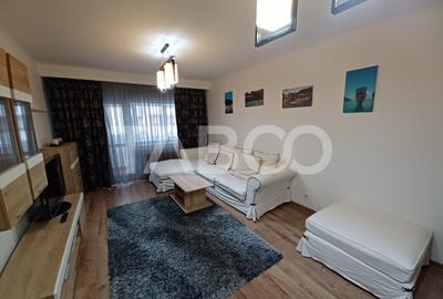 Apartament cu 3 camere semidecomandat, mobilat în Central