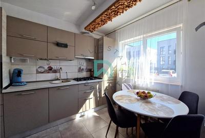 Apartament cu 3 camere decomandat în Sânpetru