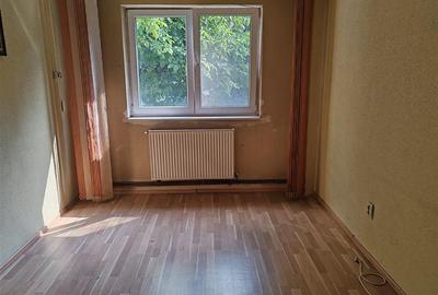 Apartament cu 2 camere semidecomandat în Florilor