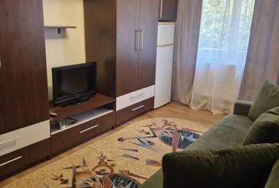 DE INCHIRIAT Apartament 1 camera, etaj 2 - zona Calea Buziasului - 3