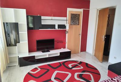 Apartament cu 2 camere semidecomandat, mobilat în Titan