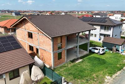 Casă individuală cu 7 camere în Moșnița Nouă