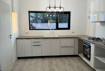 Casă cu 4 camere în Tunari