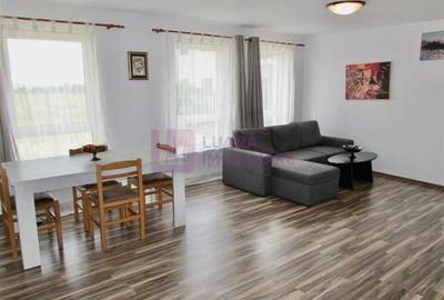 Apartament cu 3 camere semidecomandat, mobilat în Central
