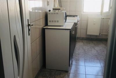 Liceul Traian, 2 cam mobilate si utilate, vedere Port. - 14