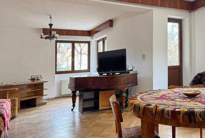VILA  SPATIOASA IN CENTRUL VECHI - 2