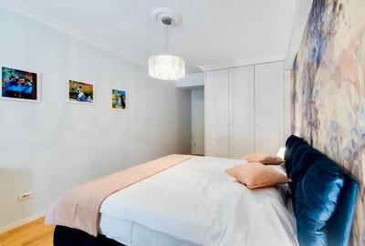 Apartament LUX ultracentral | 79 mp + terasă 50 mp | Saună proprie | Parcare sub - 4