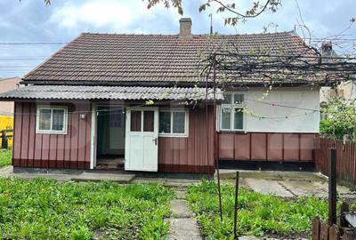 Casă individuală cu 2 camere în Siret