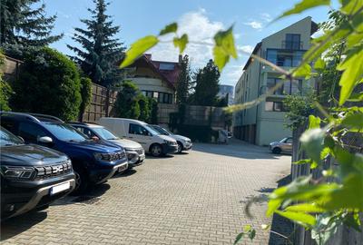 Birou, de 22 mp, în Central