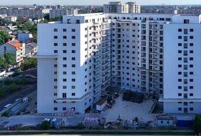 Apartament cu 3 camere decomandat în Titan
