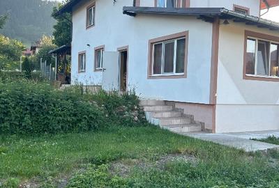 Casă de vânzare mai multe detalii la nr 0756709977 - 3