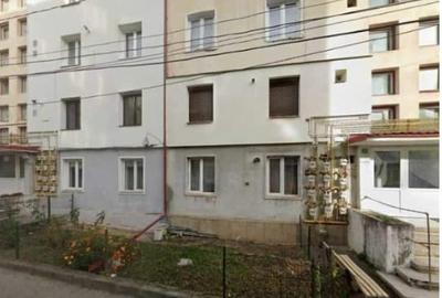 Apartament cu 2 camere decomandat în Calea Moroieni