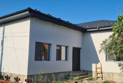 Se vinde casa individuala  100000 euro. - 2