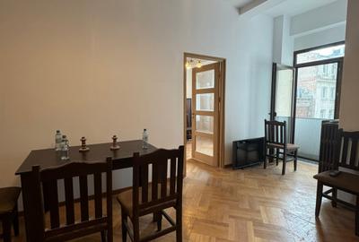 Apartament cu 2 camere semidecomandat, mobilat în P-ța Romană