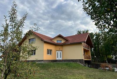 Casă individuală cu 6 camere în Cicârlău