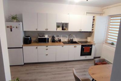 Apartament cu 2 camere semidecomandat, mobilat în Florești