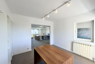 Spatiu Bulevardul Unirii/ Birouri/ 4 camere - 8