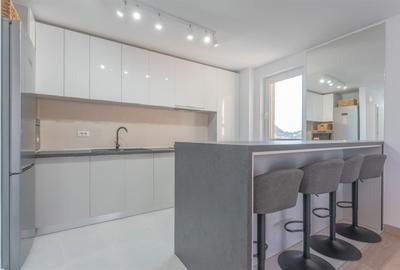 Apartament Urban Plaza | 52 mp + Balcon 8 mp | Etaj 8/10 | Parcare - 2