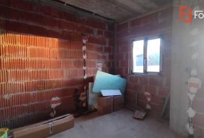 Duplex 5 camere, Becicherecu Mic - Garaj, terasa, Interior la Rosu - 10