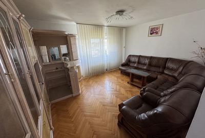 Apartament cu 3 camere decomandat, mobilat în Brâncoveanu