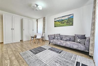 Apartament cu 2 camere decomandat în Tractorul