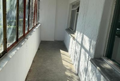 Apartament cu 3 camere semidecomandat în Timpuri Noi