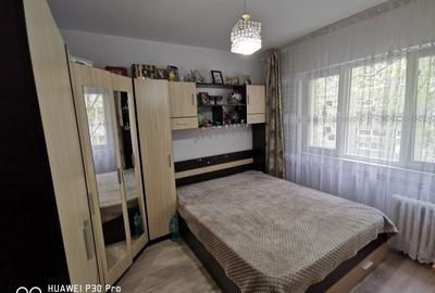 Apartament cu 2 camere semidecomandat, mobilat în Pantelimon
