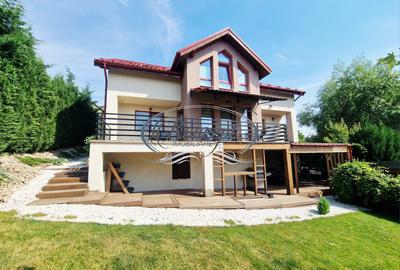 Casă individuală cu 5 camere în Europa