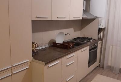 Apartament cu 2 camere semidecomandat, mobilat în Complex Studențesc